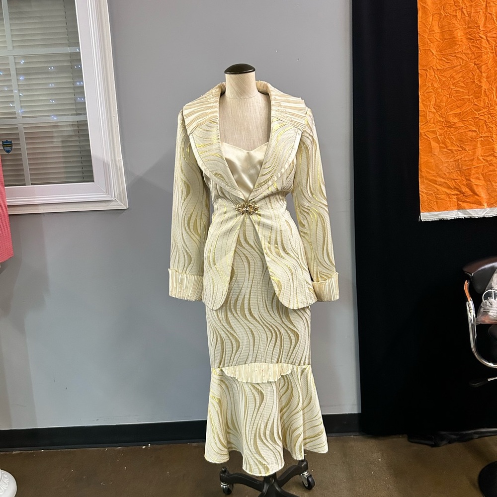 NY Collection Cream and Gold Skirt Set